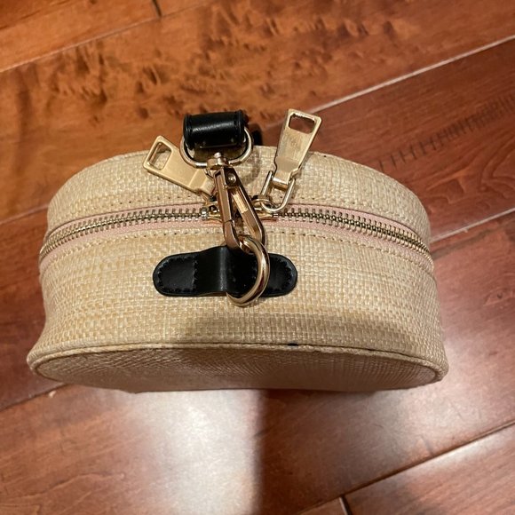 Round Purse - Picture 2 of 5